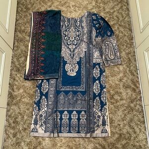 Edenrobe Jacquard self print suit with silk dupatta